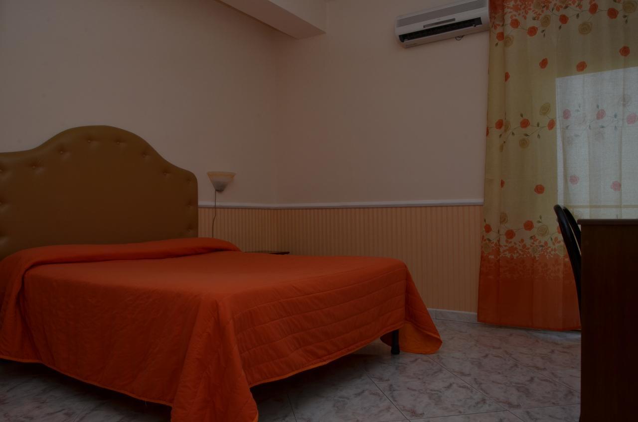 Hotel Stefany Lago Patria Quarto foto